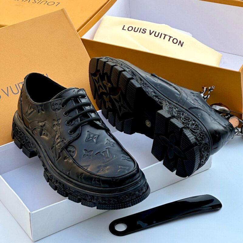 Louis Vuitton high quality leather shoe