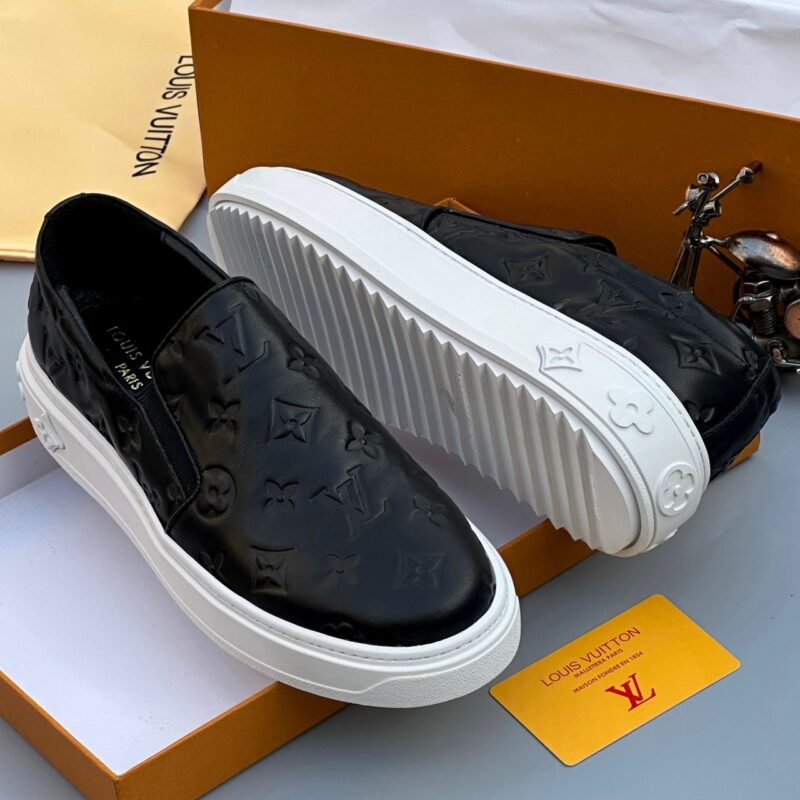 Loius Vuitton top quality sneakers