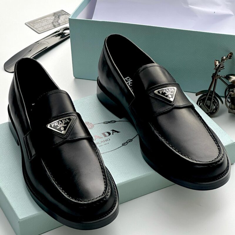 Prada-Italian Leather Shoe 👞 - Image 2
