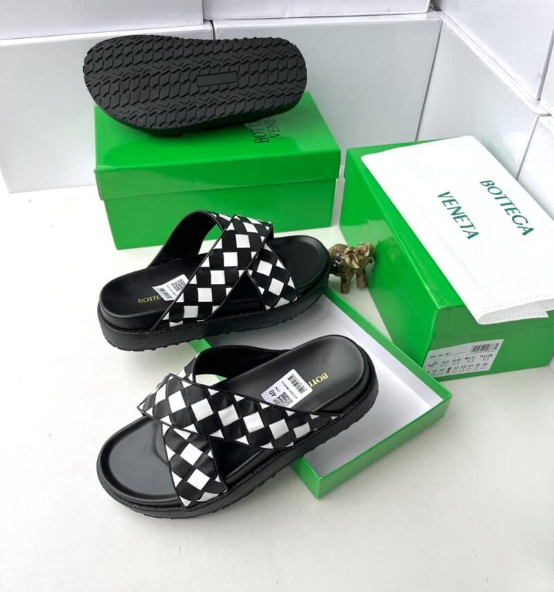 Bottega Veneta Luxury Slippers ✨️ ♥️