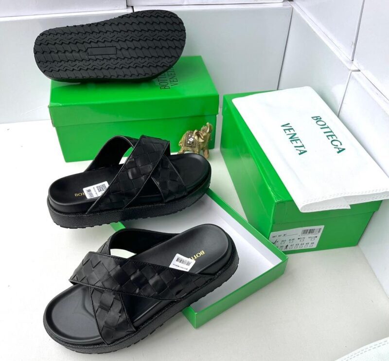 Bottega Veneta Luxury Slippers ✨️ ♥️