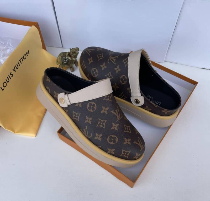 Lv Luxury Leather ✨️ 💛 - Image 2