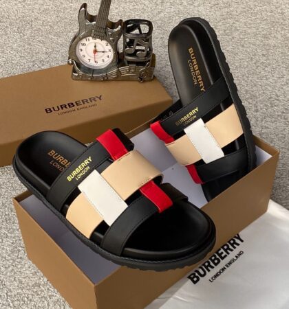 Burberry Luxury Designer Slippers ✨️