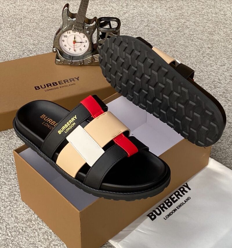 Burberry Luxury Designer Slippers ✨️ - Image 3