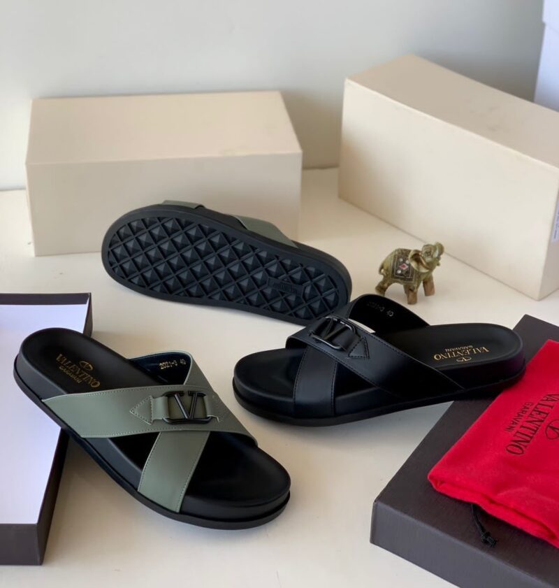 Valentino Luxury Designer Slippers ✨️