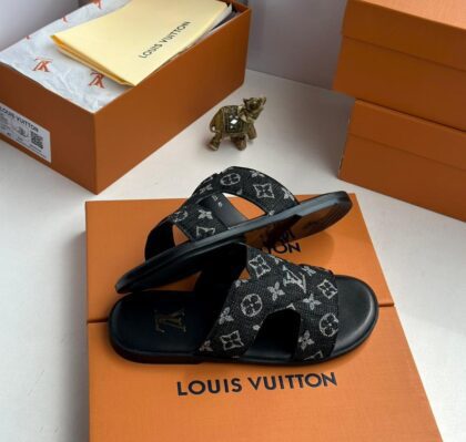 Lv Leather Slippers