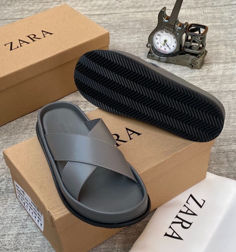 H S Luxury Slippers ✨️ - Image 2