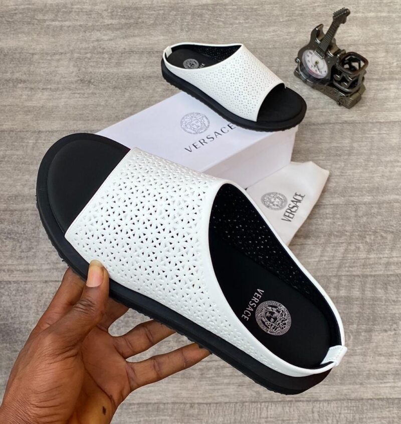 Vc Medusa Luxury Slippers ✨️ - Image 3