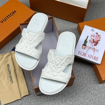 Lv Luxury Slippers ✨️